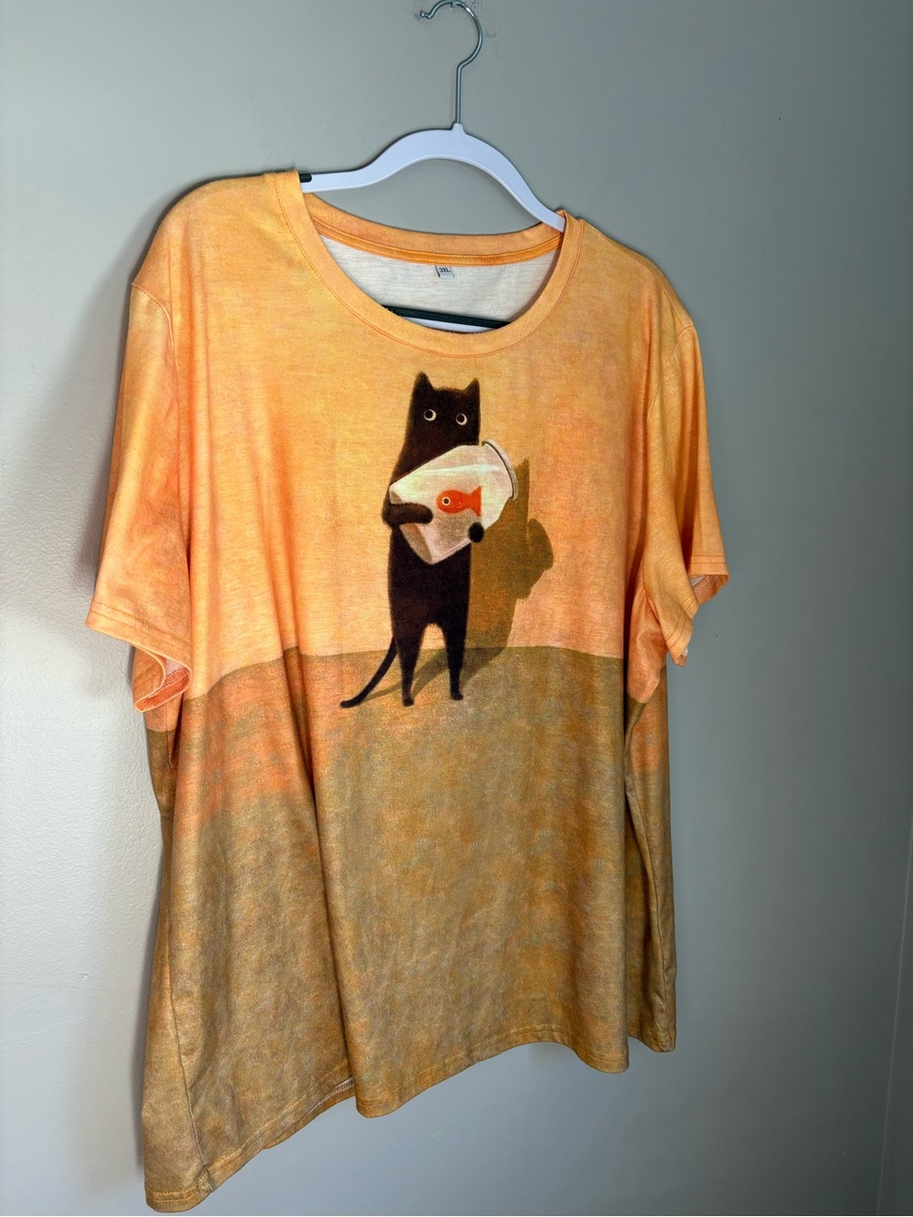 Black Cat Holding GoldFish Tee Funny Quirky Whimsy Orange Graphic Tee size 3XL